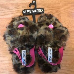 NWOT Steve Madden Cutest Fuzzy Slippers